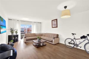 233 SE 14th Ave, Hallandale Beach, FL 33009, Sold 03/28/25