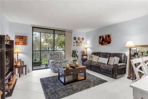 8045 SW 107th Ave APT 213, Miami, FL 33173, Sold 05/22/25