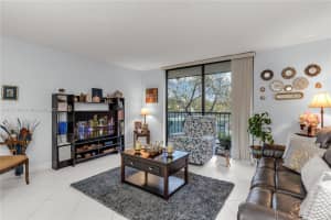 8045 SW 107th Ave APT 213, Miami, FL 33173, Sold 05/22/25