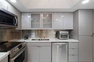 1623 Collins Ave APT 812, Miami Beach, FL 33139, - MLS#A11731147