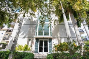 954 SW 36th Ct, Miami, FL 33135, Sold 08/06/25