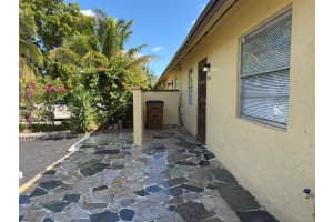 348 NE 43rd St, Pompano Beach, FL 33064, Sold 03/28/25