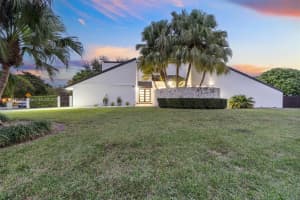 17725 SW 86th Ave, Palmetto Bay, FL 33157, Sold 03/27/25