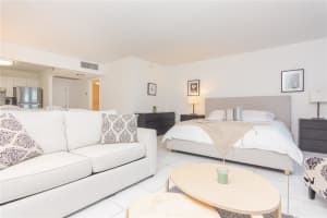 2301 Collins Ave 423, Miami Beach