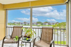 9500 N Hollybrook Lake Dr 309, Pembroke Pines