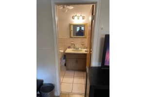 1480 Room#1 Sw 6th Ave Fort Lauderdale, FL 33315 - MLS#A11731982