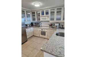 2555 Collins Ave 1508 Miami Beach, FL 33140 - MLS#A11732068