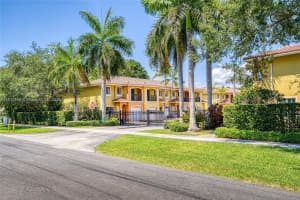 330 NE 2nd Ave, Hallandale Beach, FL 33009, Sold 02/18/25