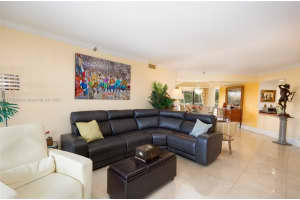 2800 Island Blvd, Aventura, FL 33160, Sold 04/03/25