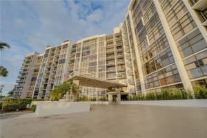 600 Parkview Dr 601, Hallandale Beach