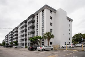 16950 W Dixie Hwy B320 North Miami Beach, FL 33160 - MLS#A11732309