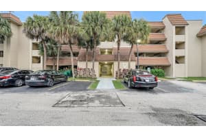 481 Ives Dairy Rd Apt 105-4, Miami, FL 33179, - MLS#A11732476