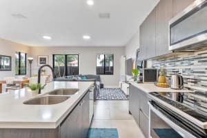 405 SW 91st Pl, Miami, FL 33174, Sold 04/04/25