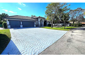 12680 SW 34th Pl, Davie, FL 33330, Sold 04/14/25