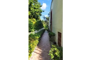 3909 Flamewood Ln #224, Hollywood, FL 33021, Sold 05/23/25