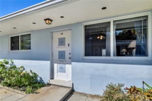 2300 Jackson St APT 10, Hollywood, FL 33020, - MLS#A11732588