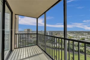 20335 W Country Club Dr 2210 Aventura, FL 33180 - MLS#A11732652