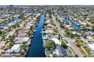 660 SE 4th Ave, Pompano Beach, FL 33060, Sold 02/28/25