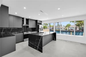 660 SE 4th Ave, Pompano Beach, FL 33060, Sold 02/28/25