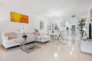 9850 Sunrise Lakes Blvd 301, Sunrise