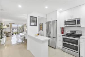 9850 Sunrise Lakes Blvd APT 301, Sunrise, FL 33322, - MLS#A11733147