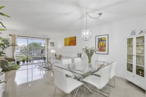 9850 Sunrise Lakes Blvd APT 301, Sunrise, FL 33322, - MLS#A11733147