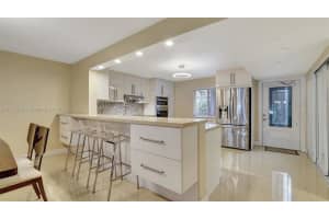 111 S Hollybrook Dr, Pembroke Pines, FL 33025, Sold 04/11/25