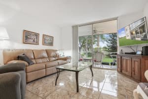 9621 Sunrise Lakes Blvd, Sunrise, FL 33322, Sold 06/05/25