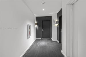 325 Biscayne Blvd, Miami, FL 33131, Sold 03/14/25