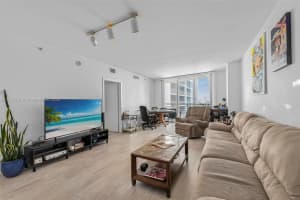 325 Biscayne Blvd, Miami, FL 33131, Sold 03/14/25