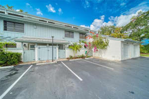 7890 SW 86th St, Miami, FL 33143, Sold 04/11/25