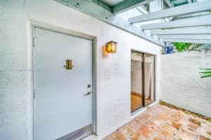 7890 SW 86th St, Miami, FL 33143, Sold 04/11/25