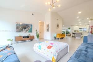 18883 NW 89th Ave, Hialeah, FL 33018, Sold 05/15/25