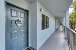 1401 Sw 128th Ter 307h, Pembroke Pines