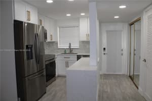 7891 Sunrise Lakes Dr E Apt 201, Sunrise, FL 33322, - MLS#A11733526