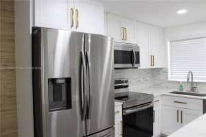 7891 Sunrise Lakes Dr E Apt 201, Sunrise, FL 33322, - MLS#A11733526