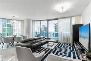 Epic Tower, 200 Biscayne Blvd Way, Miami, FL 33131, Sold 08/29/25