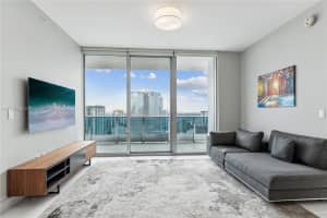 200 Biscayne Boulevard Way 4912, Miami