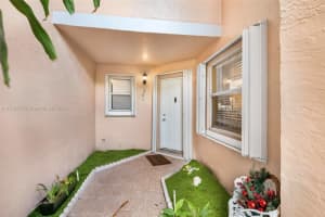 3275 Nw 44th St 3, Oakland Park