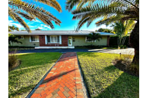 8960 SW 172nd Terrace, Palmetto Bay, FL 33157, Sold 03/26/25