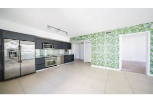 31 SE 6th St, Miami, FL 33131, Sold 04/08/25