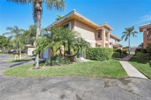 3299 NW 44th St, Oakland Park, FL 33309, Sold 04/03/25