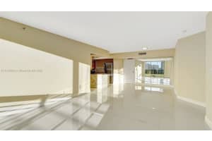 19195 NE 36th Pl, Aventura, FL 33180, Sold 04/10/25