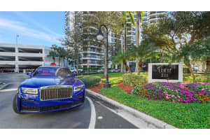 19195 NE 36th Pl, Aventura, FL 33180, Sold 04/10/25