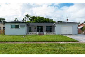 650 Sw 68th Ave, Pembroke Pines