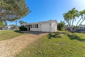 5750 SW 55th St, Davie, FL 33314, Sold 07/03/25