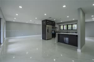10310 NW 24th St, Sunrise, FL 33322, Sold 05/12/25