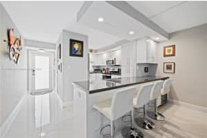 711 S Hollybrook Dr #109, Pembroke Pines, FL 33025, - MLS#A11734096