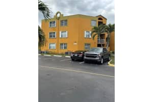 9715 Fontainebleau Blvd, Miami, FL 33172, Sold 03/25/25