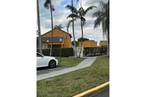 9715 Fontainebleau Blvd, Miami, FL 33172, Sold 03/25/25